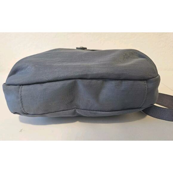 Baggallini Dublin Blue Nylon Crossbody Shoulder Bag EUC 10x12x3 - Picture 10 of 12